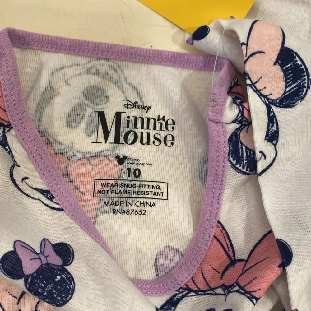 Girl’s Disney Minnie Mouse Pajama‎ Set.  White/Pink/Purple.  Size 10.